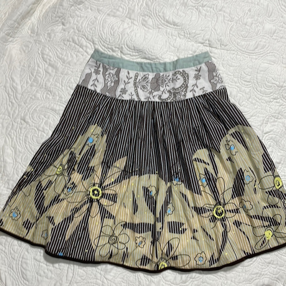 Cottage-core Cabi  100% Cotton ladies Full Skirt sz 7 Multi Color